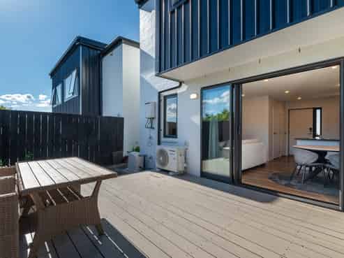 2/36 Kaipatiki Road, Glenfield