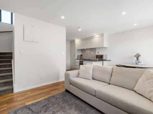 2/36 Kaipatiki Road, Glenfield