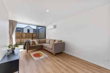 22 Dallas Lane, Caversham