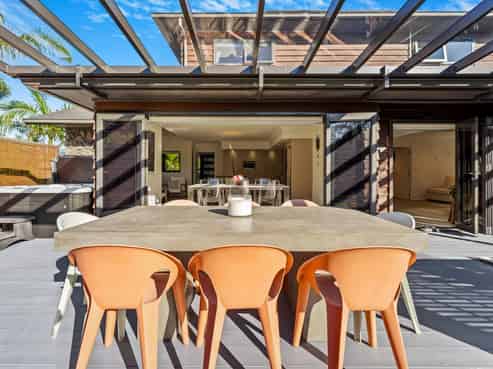 2 Wonderview Road, Leigh