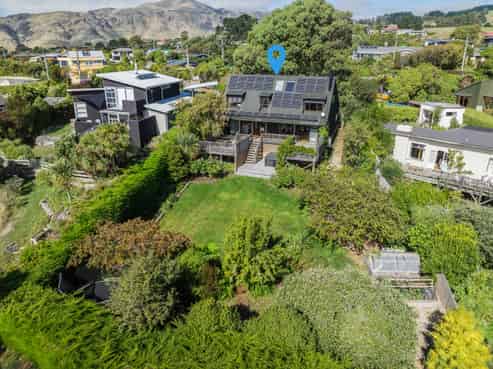 2 Ranui Crescent, Diamond Harbour