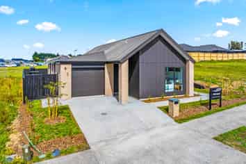 4 Manaakitia Road, Paerata