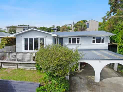 222 Helston Road, Paparangi
