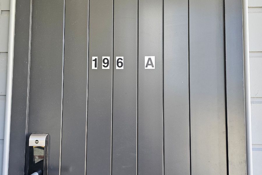 One-Year-New Home in Double Westlake Zone - Bild 3