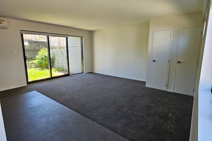 One-Year-New Home in Double Westlake Zone - Bild 4