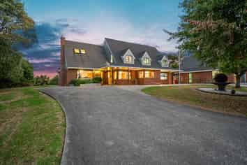 307 Duck Creek Road, Stillwater