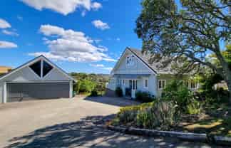 176 Valley Road, Waitoki