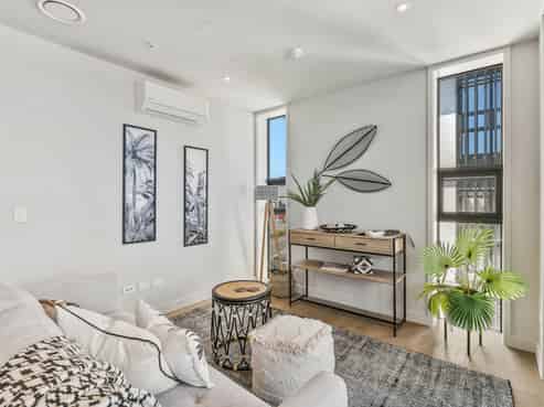 303/84C Te Oneroa Way, Long Bay