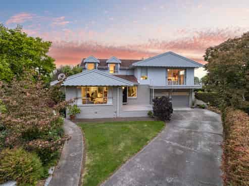 14 Saint Winifreds Place, Bryndwr