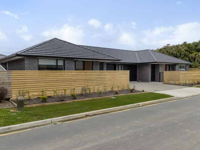 5 & 7 Catherine Lane, LEVIN