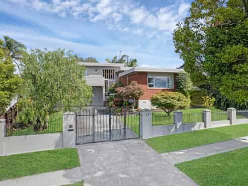 27 Luton Avenue, Sunnyhills