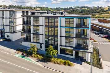301/84C Te Oneroa Way, Long Bay