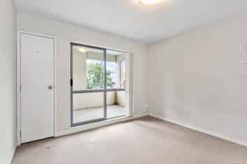 1E/20 Morning Star Place, Mount Albert
