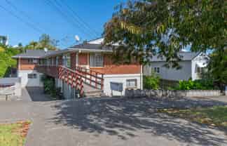 6/4 Shaw Street, Sandringham