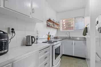 6/4 Shaw Street, Sandringham
