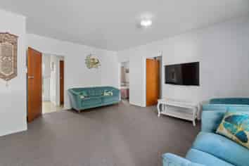 6/4 Shaw Street, Sandringham