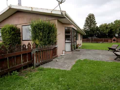 90 Dunbeath Crescent, Kew