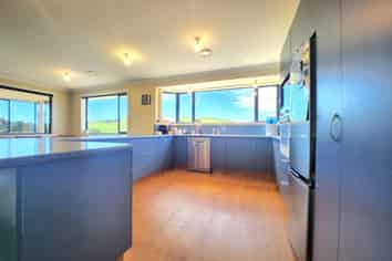 3/102 Beach Road, Awamoa