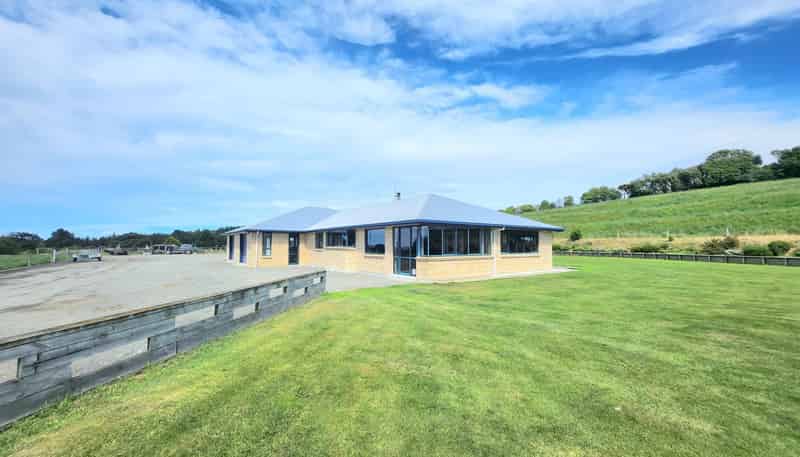 3/102 Beach Road, Awamoa