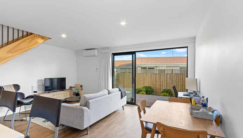 2/45 Division Street, Riccarton