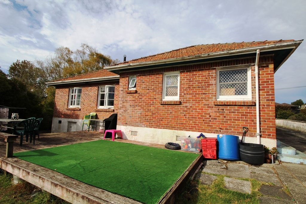 MORE THAN JUST A HOME, PRICED TO SELL $475,000 on 3.870 m² - Widok 2
