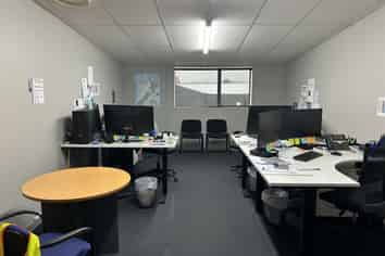 Warehouse office building in Feiling CBD