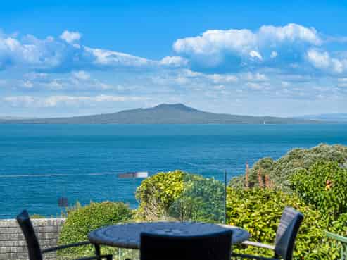 207 Beach Road, Campbells Bay