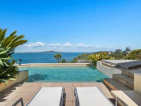207 Beach Road, Campbells Bay