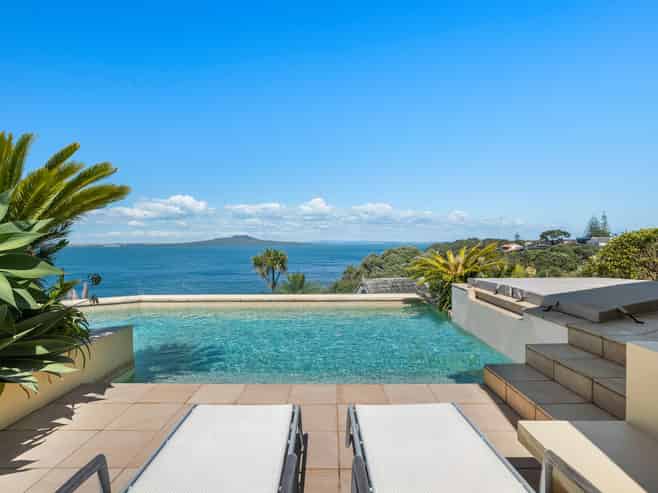 207 Beach Road, Campbells Bay