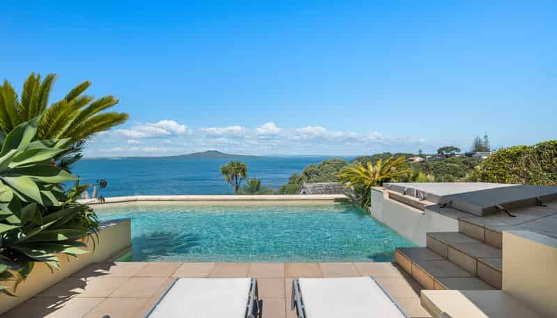 207 Beach Road, Campbells Bay