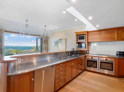 207 Beach Road, Campbells Bay
