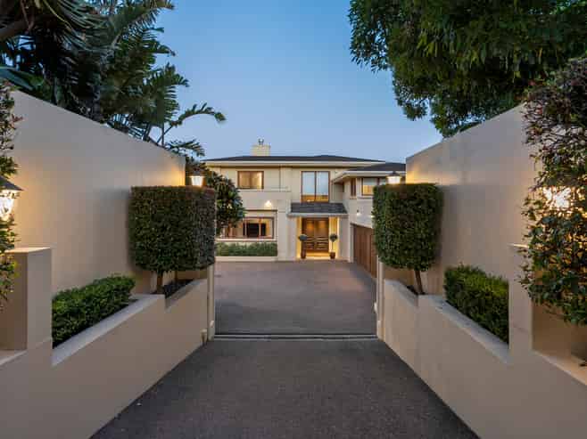 207 Beach Road, Campbells Bay