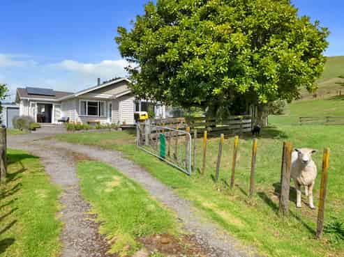 768 Mountain Road, Lepperton