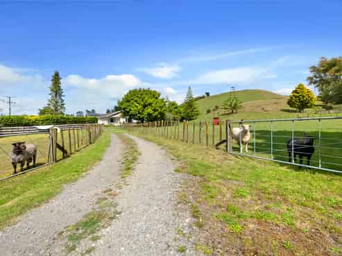 768 Mountain Road, Lepperton