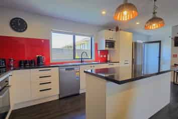 Multi-income property in central location