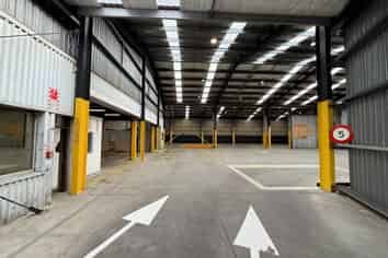 ULTIMATE INNER CITY WAREHOUSE WITH 60 PARKS

