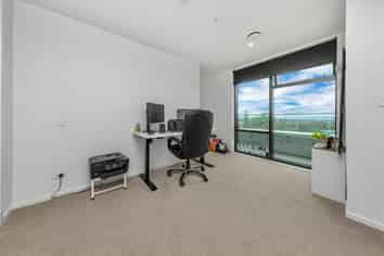 902/8 Waikumete Road, Glen Eden