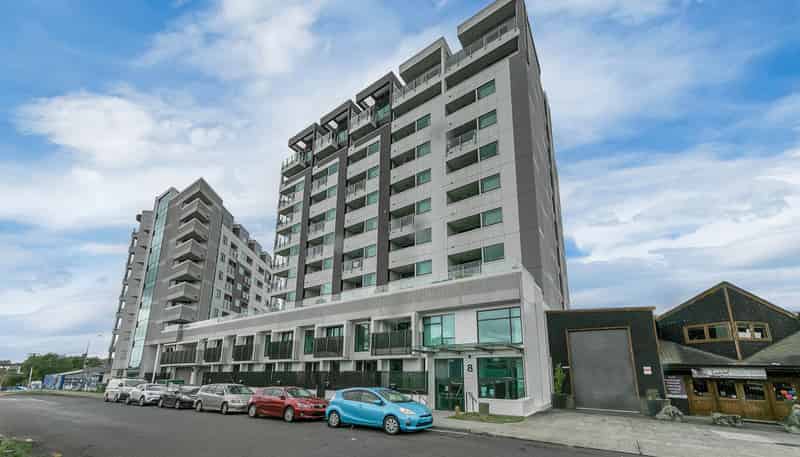 902/8 Waikumete Road, Glen Eden