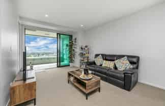 902/8 Waikumete Road, Glen Eden