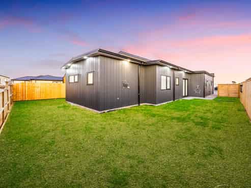8 Gertrude Cole Road, Clarks Beach