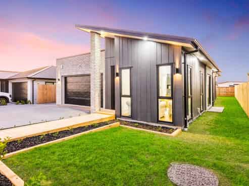 8 Gertrude Cole Road, Clarks Beach