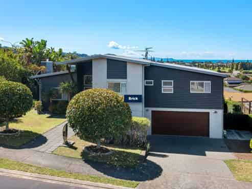 60 Chesterfield Way, Orewa