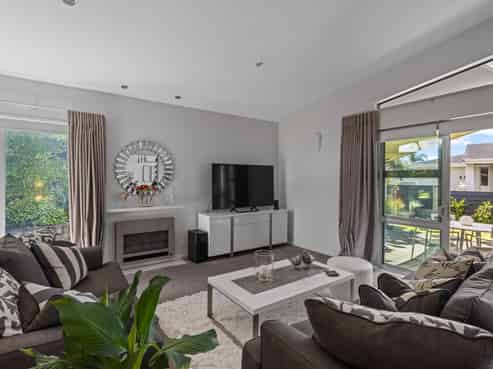 60 Chesterfield Way, Orewa