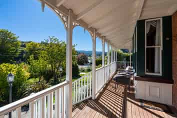 10 Lancaster Street, Lawrence