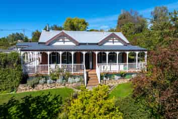 10 Lancaster Street, Lawrence