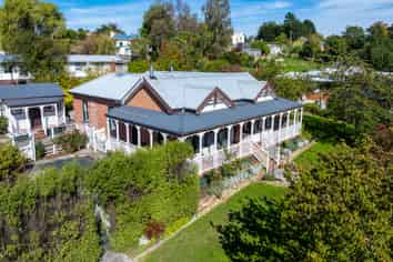 10 Lancaster Street, Lawrence