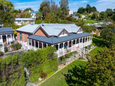 10 Lancaster Street, Lawrence