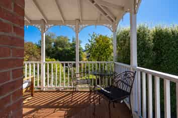 10 Lancaster Street, Lawrence