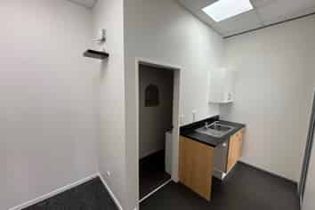 Quality affordable office with car park