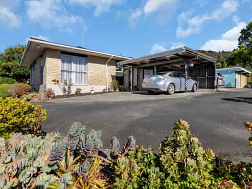 356A Western Hills Drive, Avenues